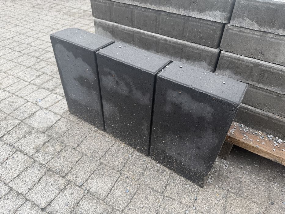 Kostka brukowa 4,25m2 + 3 szt. Obrzeza 28 cm wys