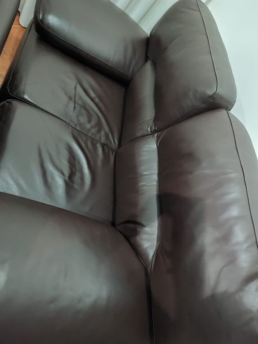 Sofás em pele castanhos - 2 e 3 lugares