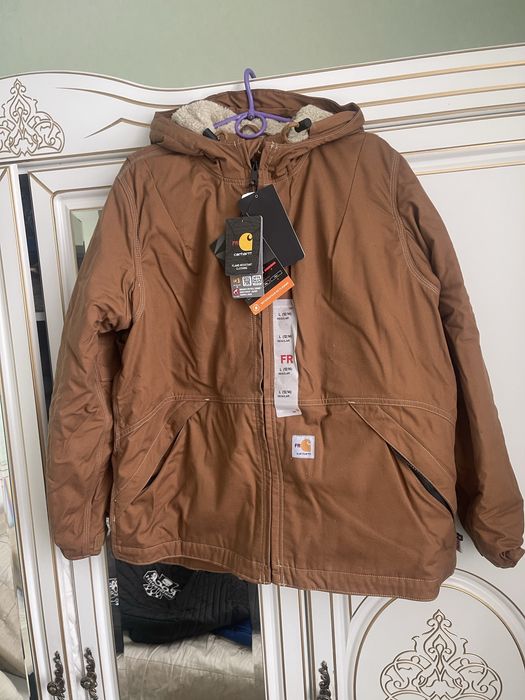 Продам теплую зимнюю куртку