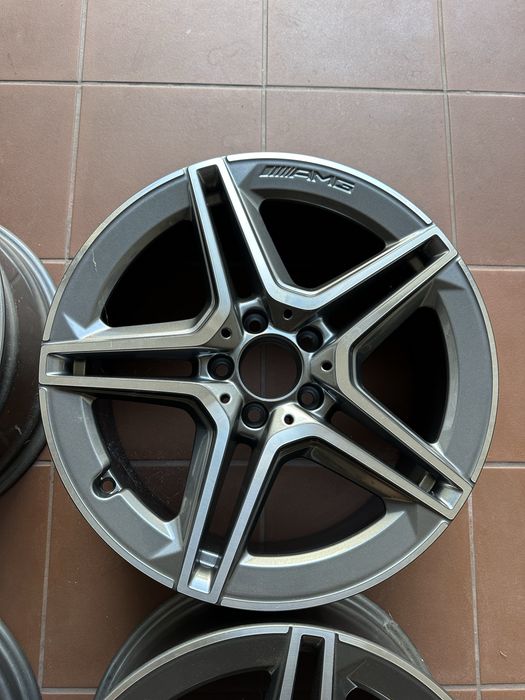 Jantes Mercedes AMG W177 18 polegadas - como novas