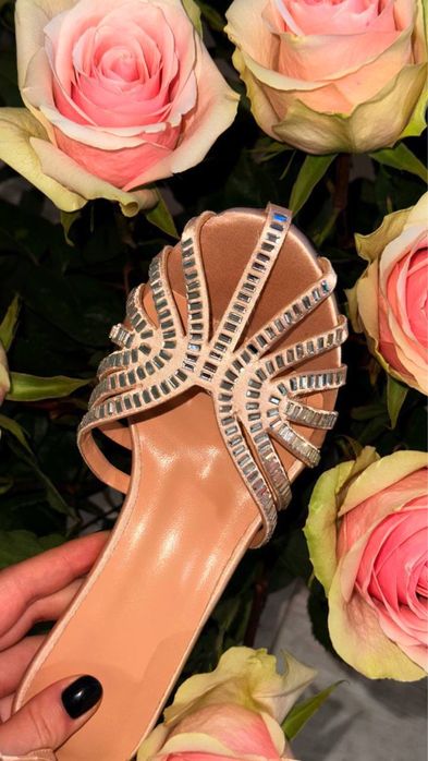 Босоніжки святкові у камінці Alaia Alevi milano лодочки весільні