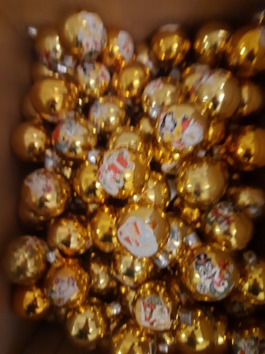 Новорічні іграшки