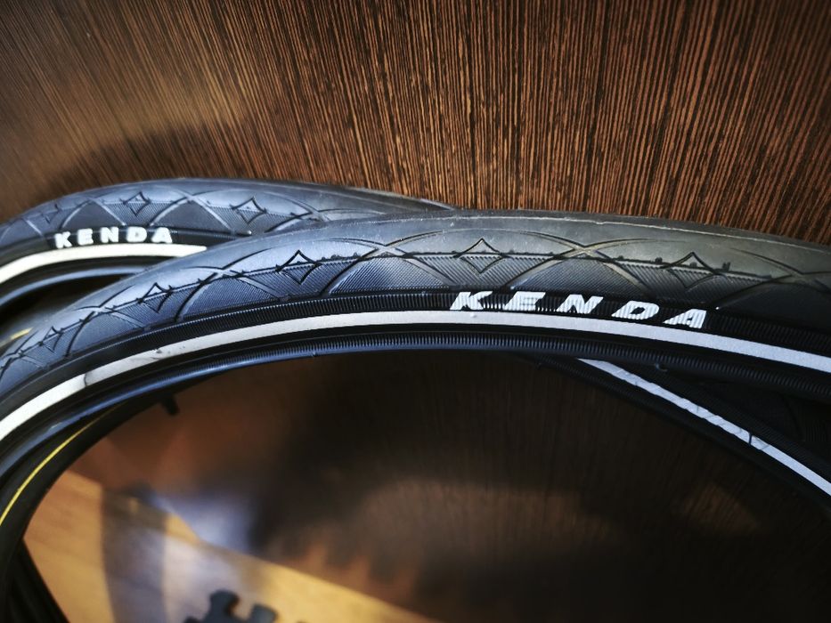 Pneus com câmara KENDA