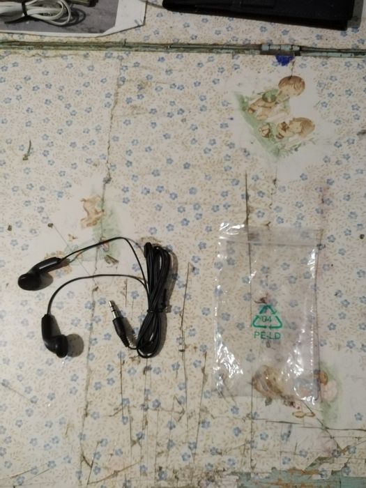 Vendo o phones novo bom estado