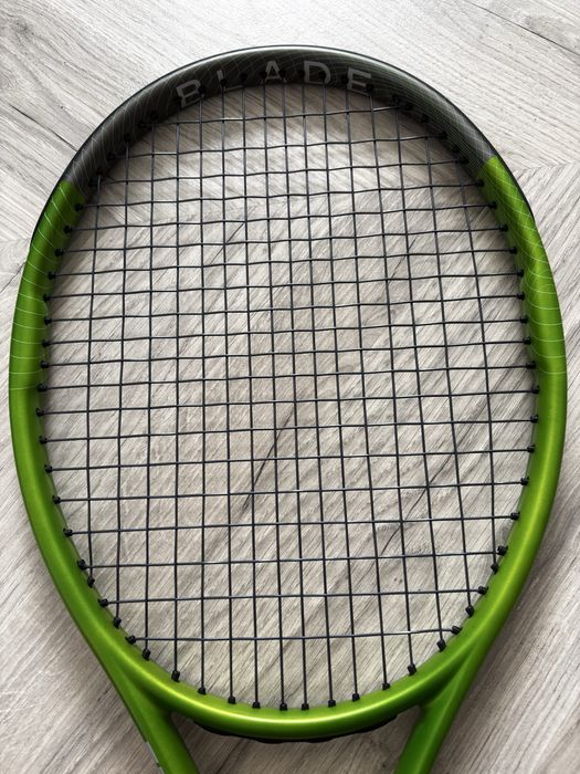 Wilson Blade Feel 103 - lekka dla kobiety