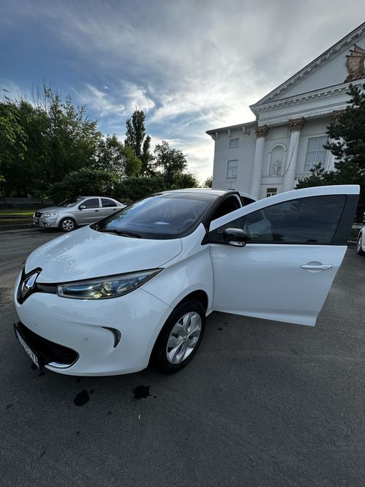 Продам Renault Zoe 2015
