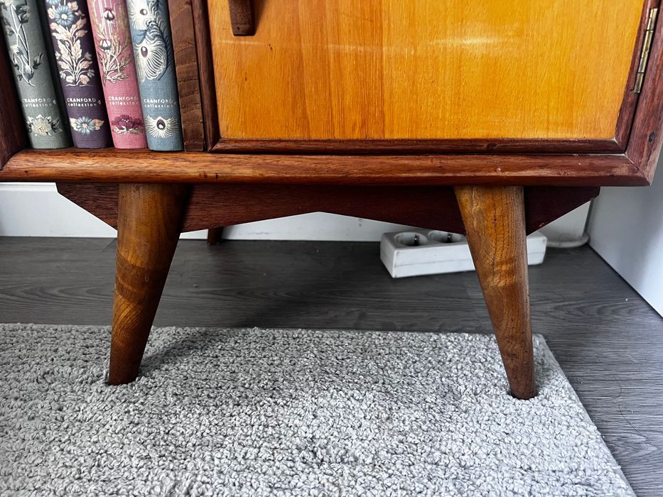 Mesas de cabeceira - Linhas vintage