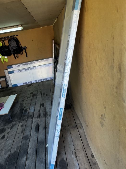 Між кімнатні двері білого поліру фірми Jeld wen