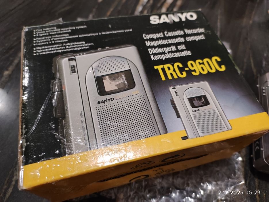 Walkman Sanyo TRC-960C dyktafon po wystawowy.