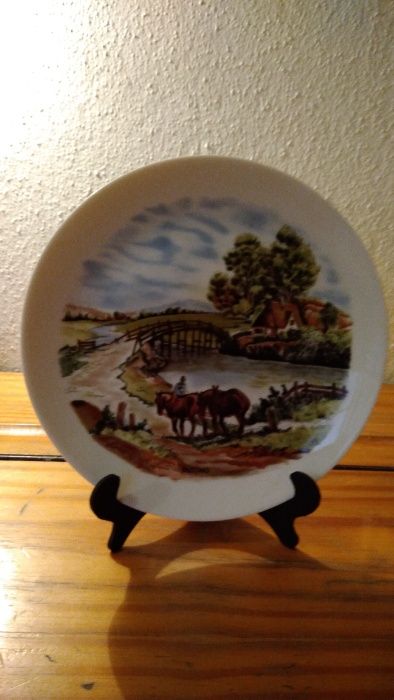 Porcelana decorativa, motivo rural.