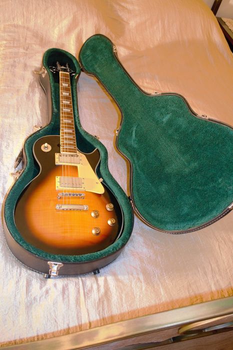 Gitara  Les Paul Sounder + twardy futerał