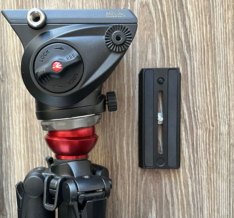 Manfrotto 755XB + MVH500AH — професійний відеоштатив, Made in Italy
