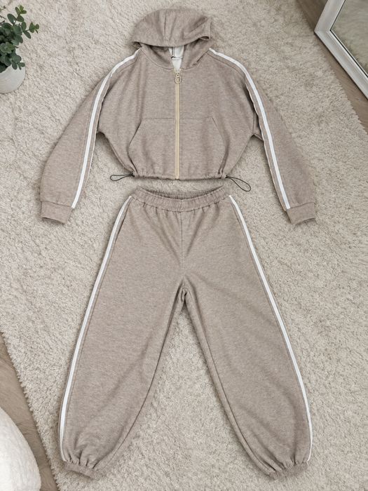 Piękny dres masełkowy