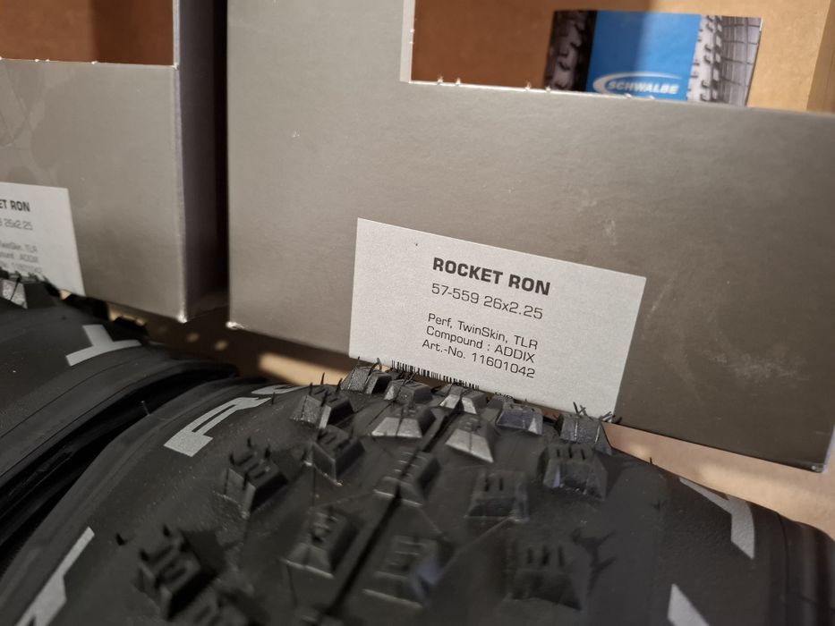 ВЕЛОсипедная покрышка/шина фолдинговая Schwalbe ROCKET RON Addix 26x2.25; 27.5x2.25; 29x2.25