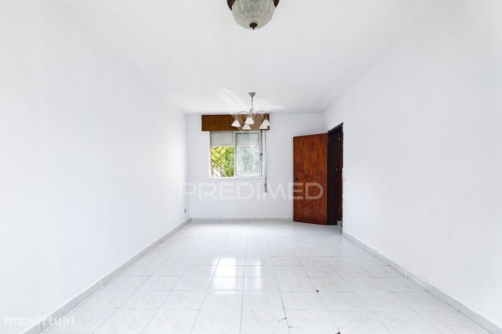 Apartamento T2 na Rua António Aleixo - Quinta do Rouxinol - Miratej...
