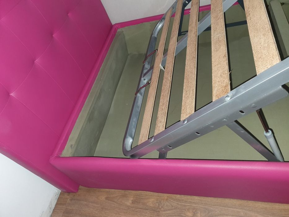 Cama solteiro com baú e sistema elevatória 1.00x2.00.