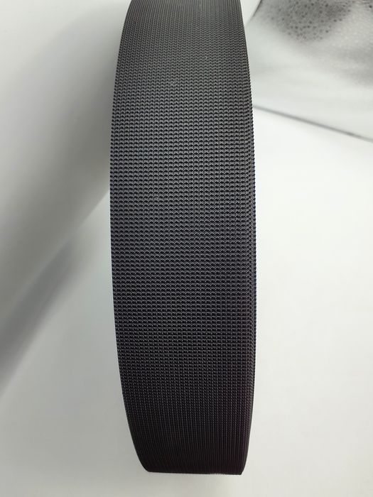 Taśma czarna plastik szer.5 cm.