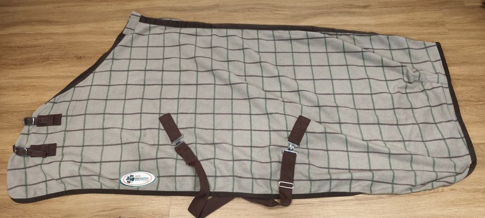 135 cm derka polarowa brązowa pasy