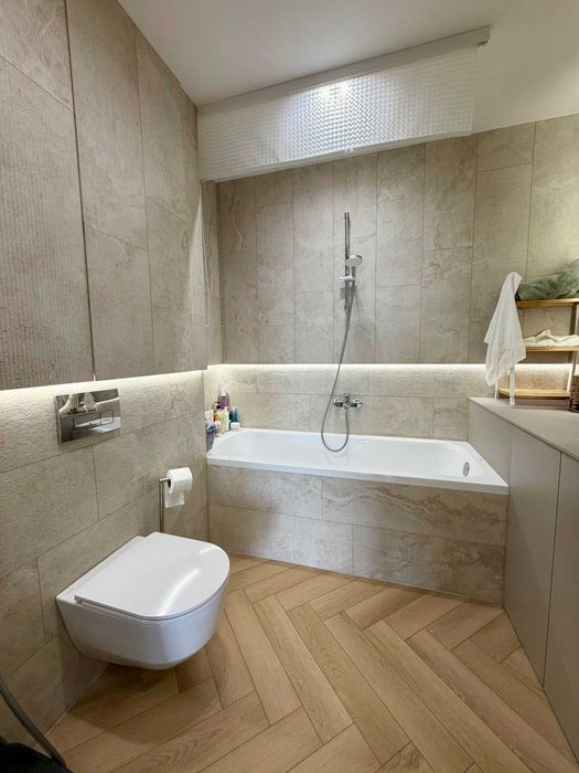 Продам чудову 2-кімнатну квартиру в ЖК Варшавський мікрорайон.