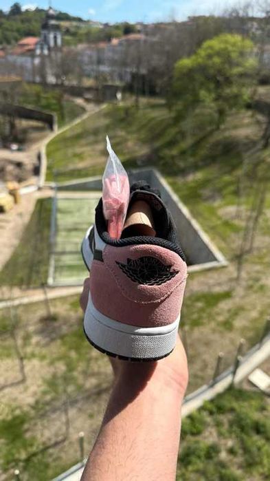 Jordan 1 Low OG Bleached Coral 43