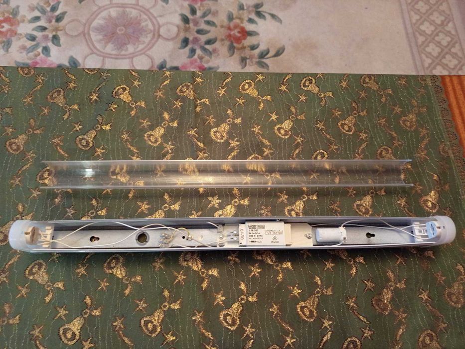 Лампа люмінесцентна "ЛПО" ПУ-18-212 220В. 18Вт.денного світла,стан відмінний,некористувались!!