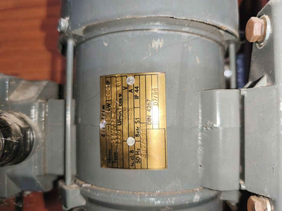 Napęd  liniowy z silnikami  230V /0,18 kW + sterowanie