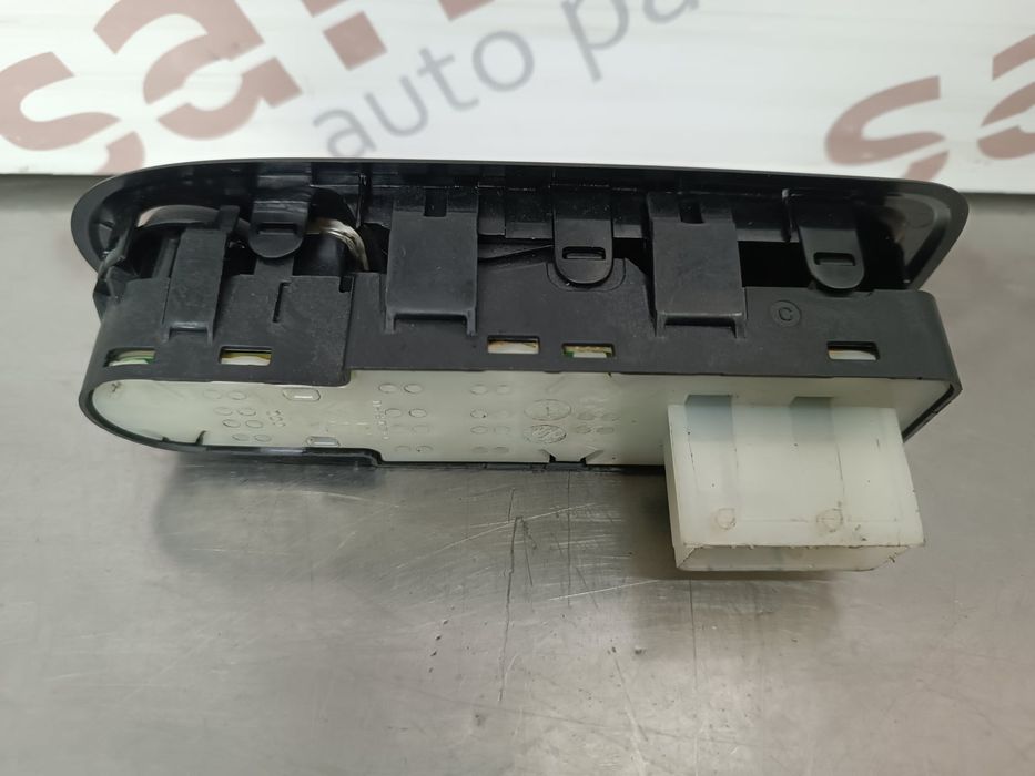 Comando / Botão / Interruptor Vidros Frente Esquerdo CITROËN C3 AIRCROSS I - 98012275XT