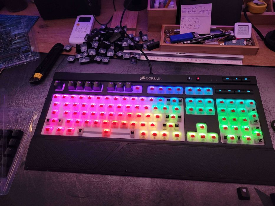 Corsair K68 RGB - oryginalne Keycapy - na szt.