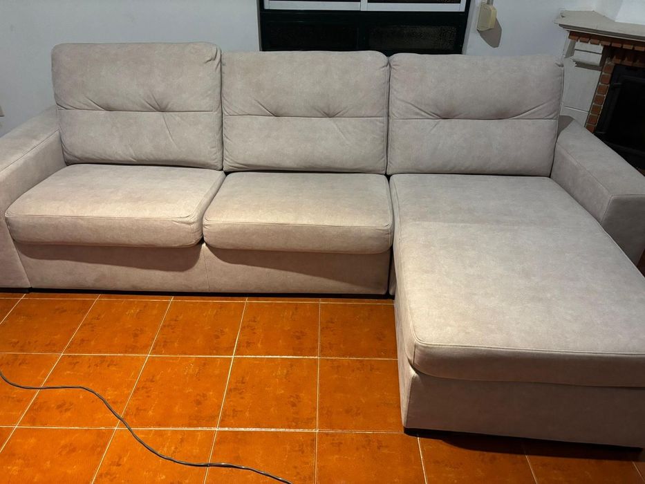 Sofá semi novo, Xlongo com e sem