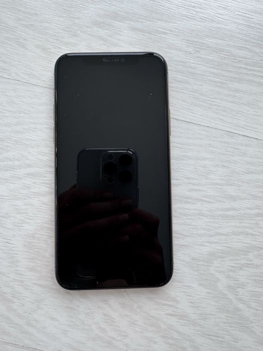 Iphone 11 pro 256 gb + 13 etui i szklo hartowane