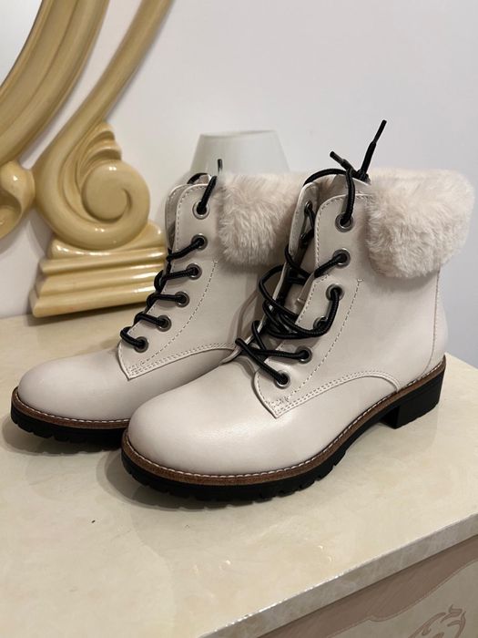 Нові напів сапожки 38 р