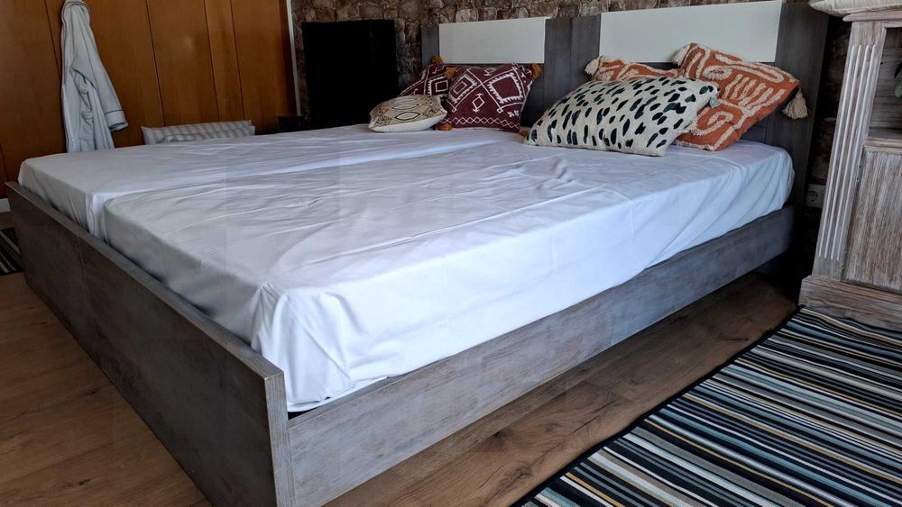Cama solteiro com colchão,  cada