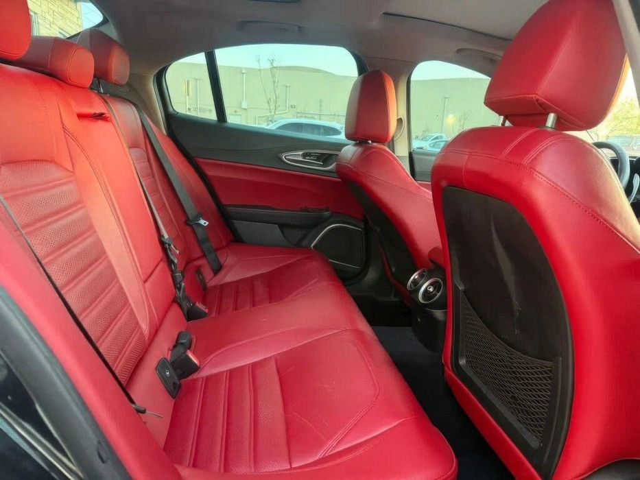 Alfa Romeo Giulia      2018