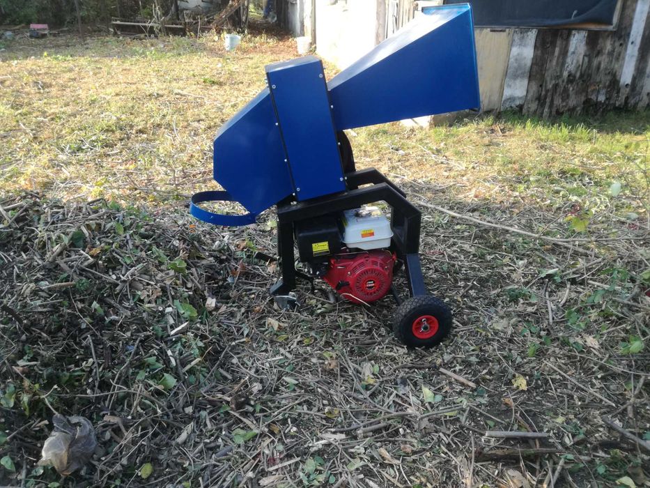 Rebak rebakowanie rozdrabnianie galezi na kawałki i na drobno