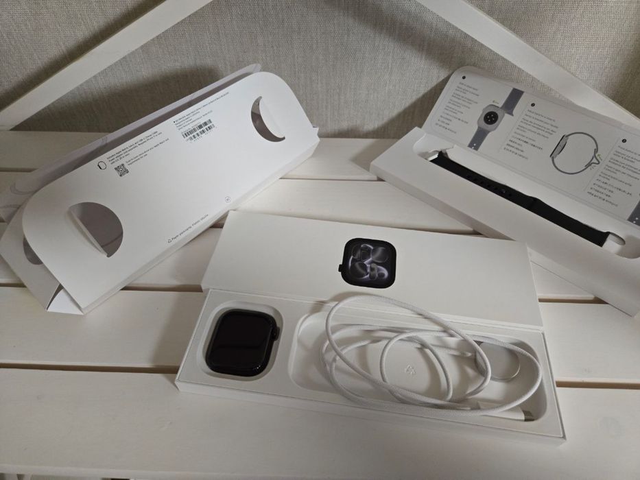 Apple Watch 11 46mm Jet Black Як Нові 100% батарея