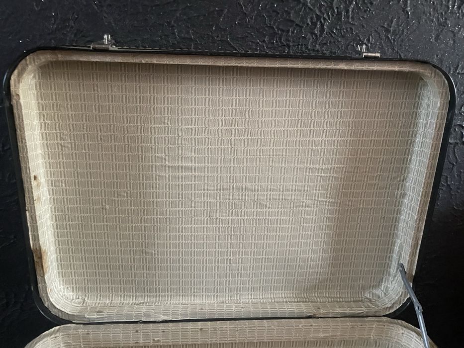 Stara walizka retro vintage prl z kluczykiem