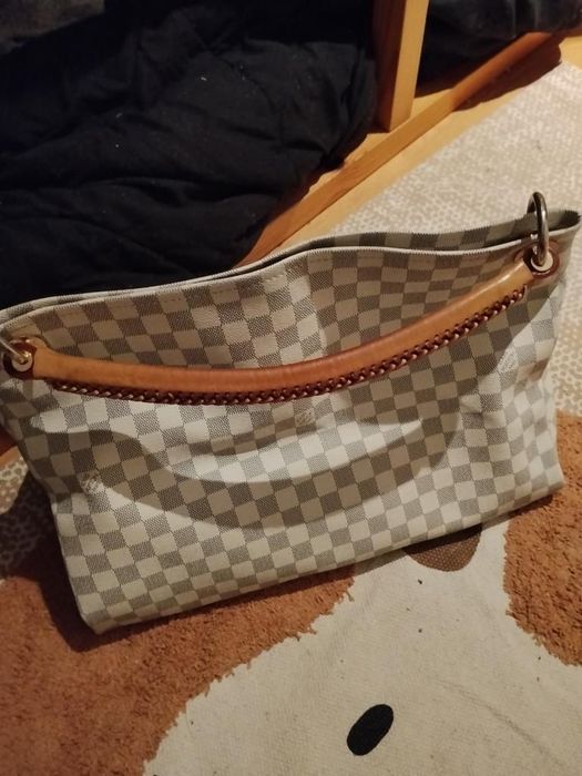 Mala de senhora novinha