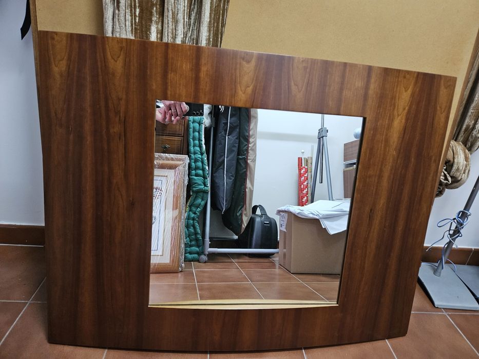 Espelho Com moldura em cerejeira