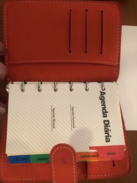 Agenda em bolsa e argolas