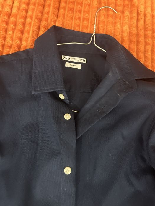 Granatowa koszula Zara elegan.