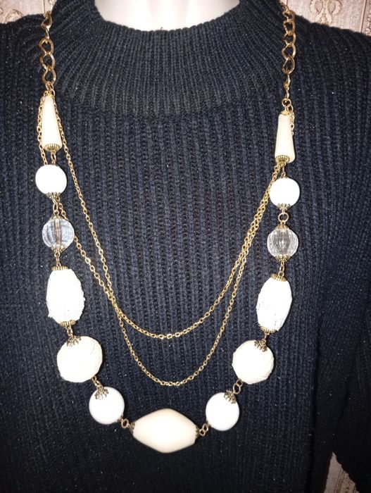 Масивні буси,прикраса