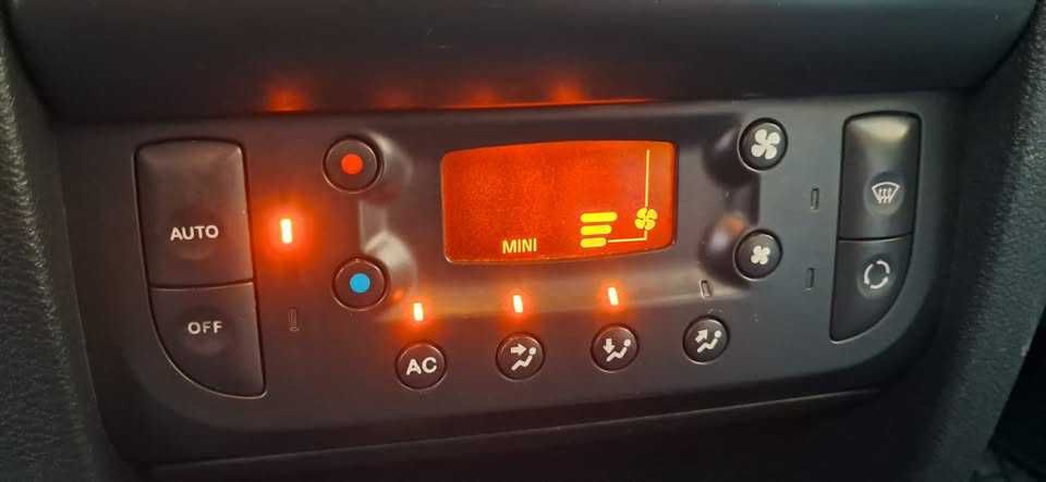 Clio 2  2003 r.     zadbane