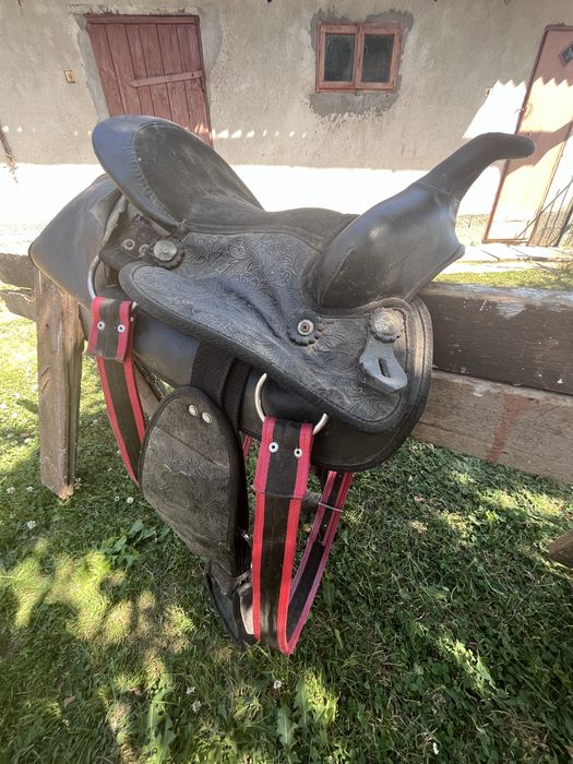 Продам шкірне кінське сідло.