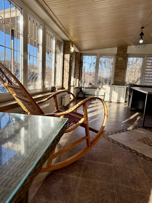 Будинок на березі ставка у Високому