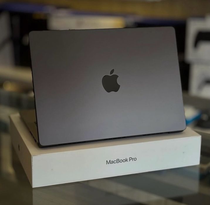 MacBook Pro 14" M5  24GB/1TB | 32GB/1TB (OPEN BOX / USED)