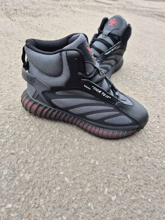 Чоловічі зимові стильні кросівки Adidas Yeezy Boost сірі,42  розмір