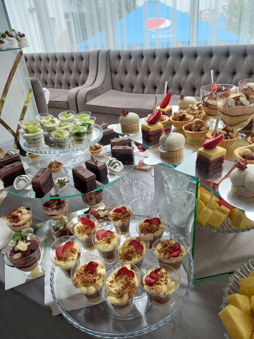 Десерти торти фуршет