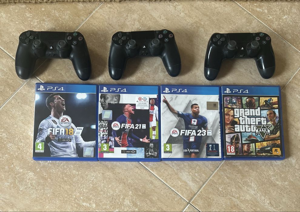 Ps 4 - PlayStation 4 Slim & 4 jogos & 3 comandos