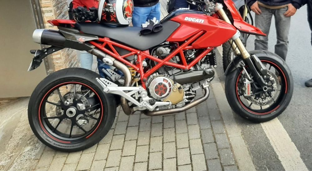 Ducati hypermotard 1100s