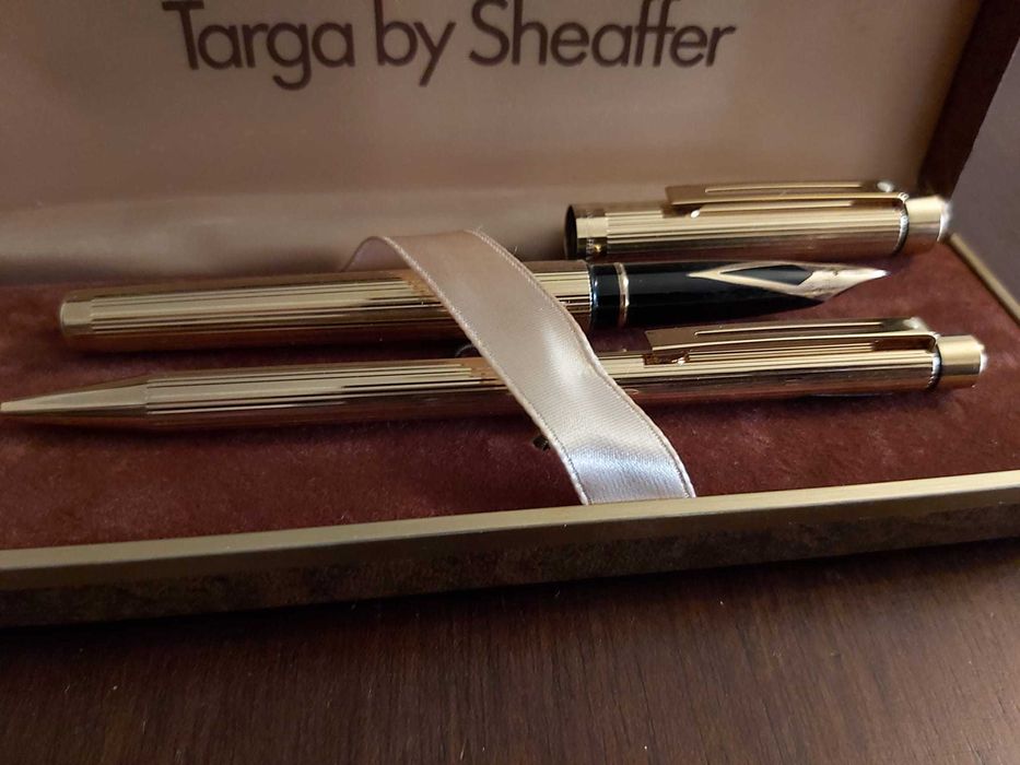Caneta e esferográfica Sheaffer Targa 1005 fine – USA - ouro - antiga